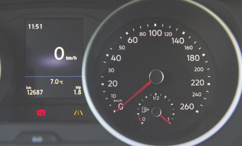 معنى الإشارات على تابلو السيارة