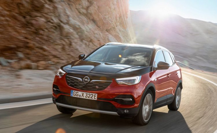 أوبل جراند لاند اكس تتحول لهايبرد بقوة 296 حصان