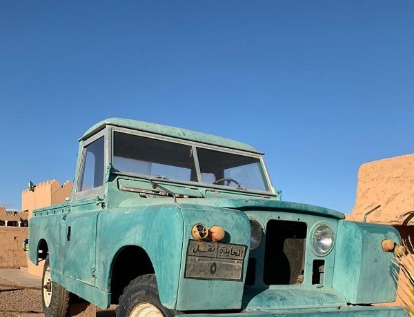 لاندروفر موديل 1948 مصادرة تعرض في موسم حائل