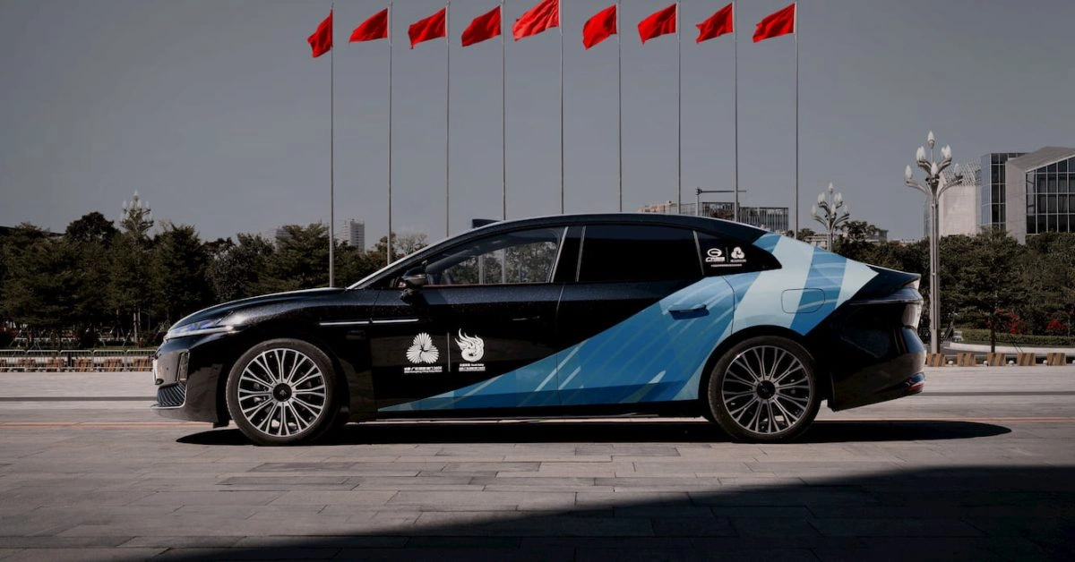 الصين تُطلق معيار بطاريات الحالة الصلبة للسيارات الكهربائية في 2026