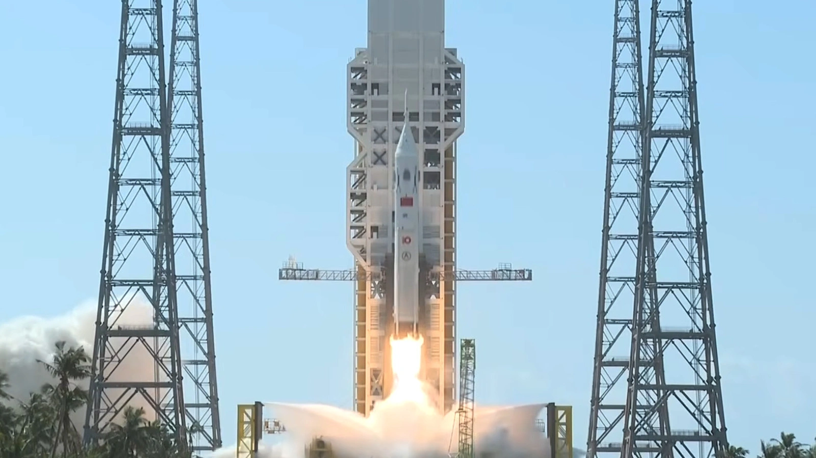 اختبار صاروخي يضيق الفجوة في سباق الصين للقمر مع الغرب