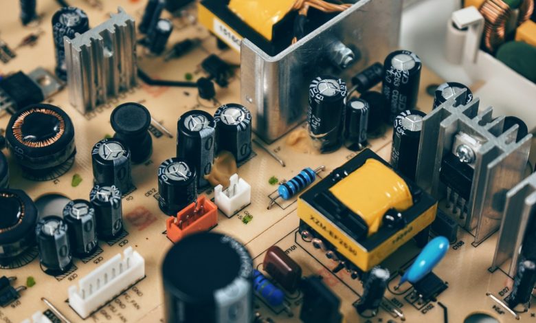 المكثفات – Capacitors