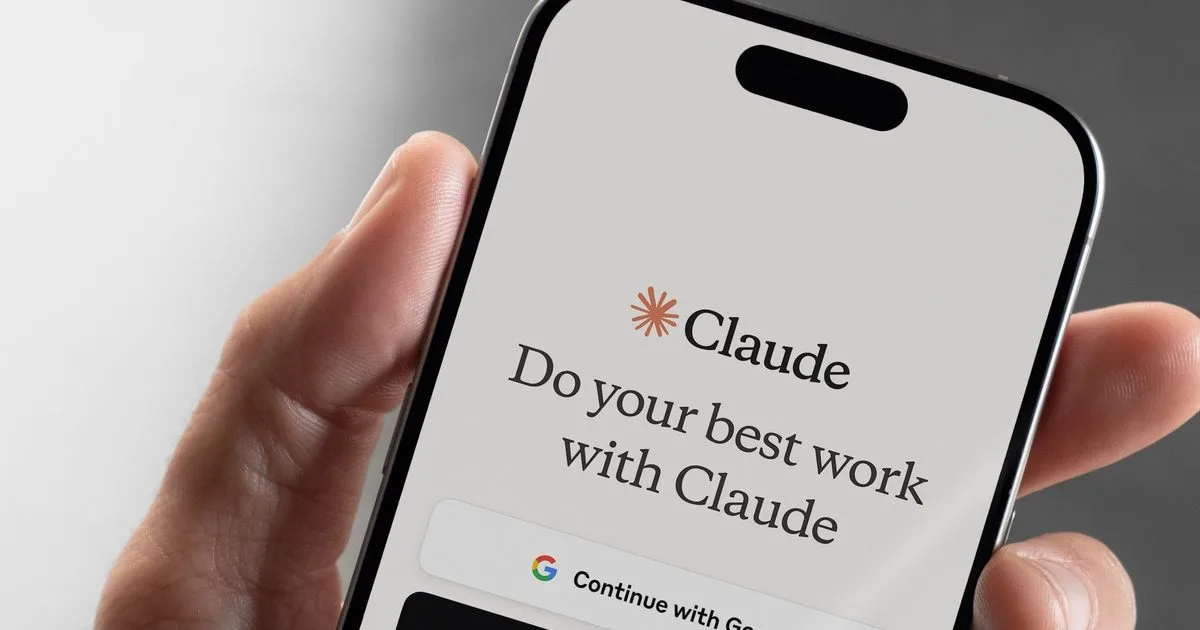 كلود مقابل شات جي بي تي: لماذا يتحول المحترفون إلى وكلاء Claude المستقلة