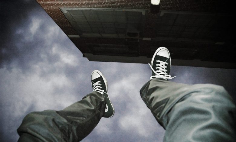 قصة اكتشاف الجاذبية الأرضية