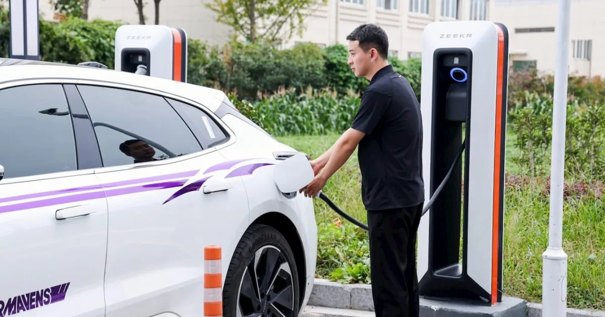 شركة Geely تنضم إلى BYD في ثورة شواحن السيارات الكهربائية بقدرة 1500 كيلوواط