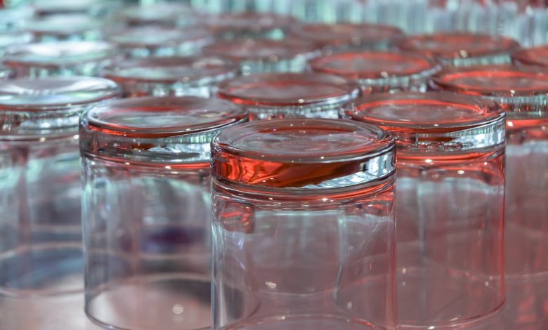 قصة اختراع الزجاج