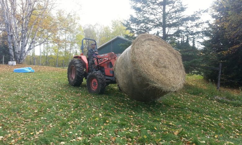 قصة اختراع مكابس التبن Balers