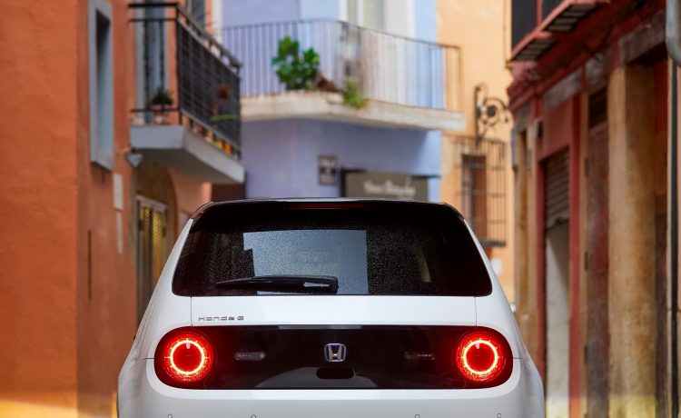 هوندا تتخلى عن موديلات البنزين والديزل في أوروبا بحلول عام 2023