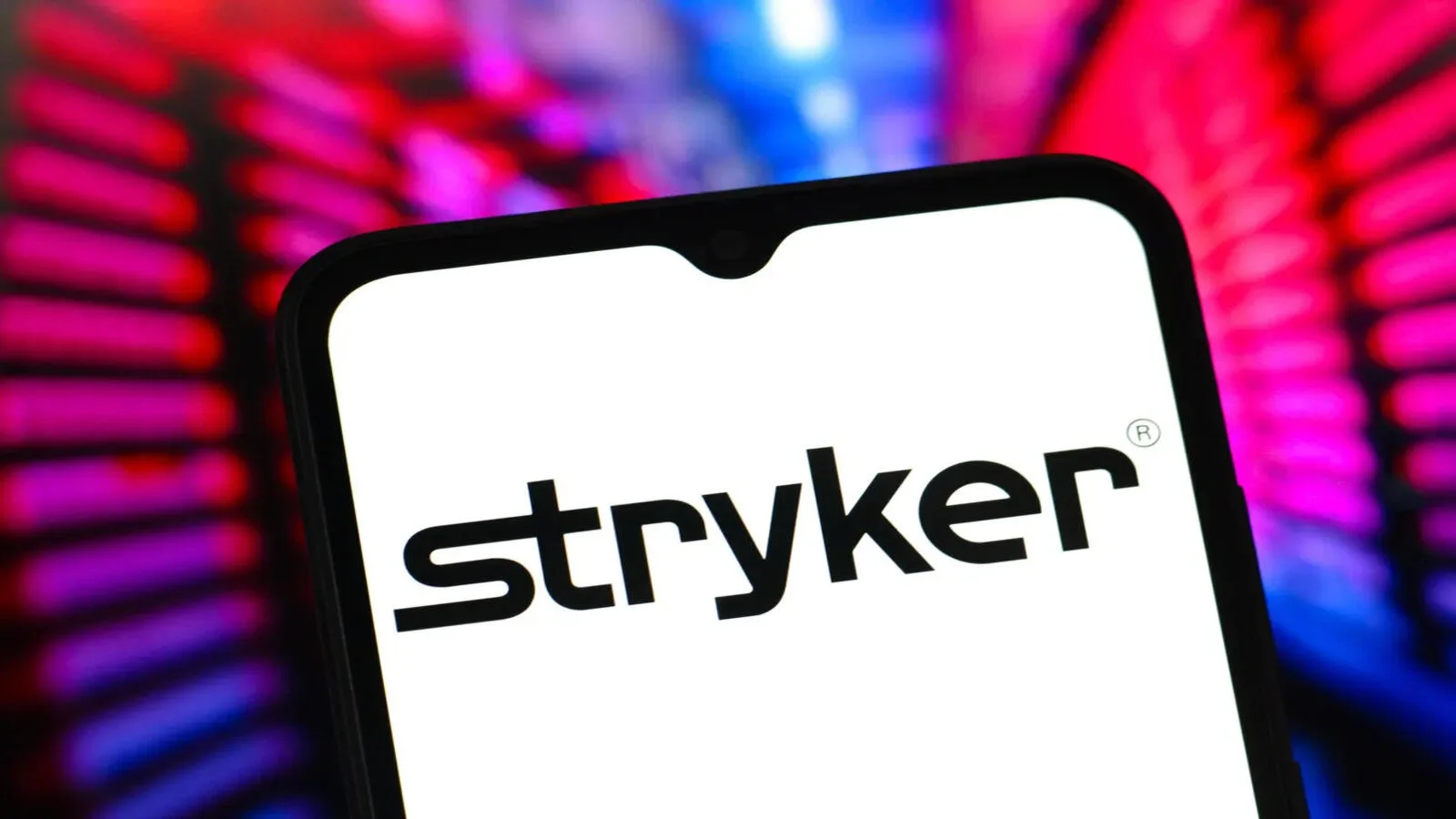 قراصنة إيرانيون يستغلون Microsoft Intune لمسح أجهزة شركة Stryker
