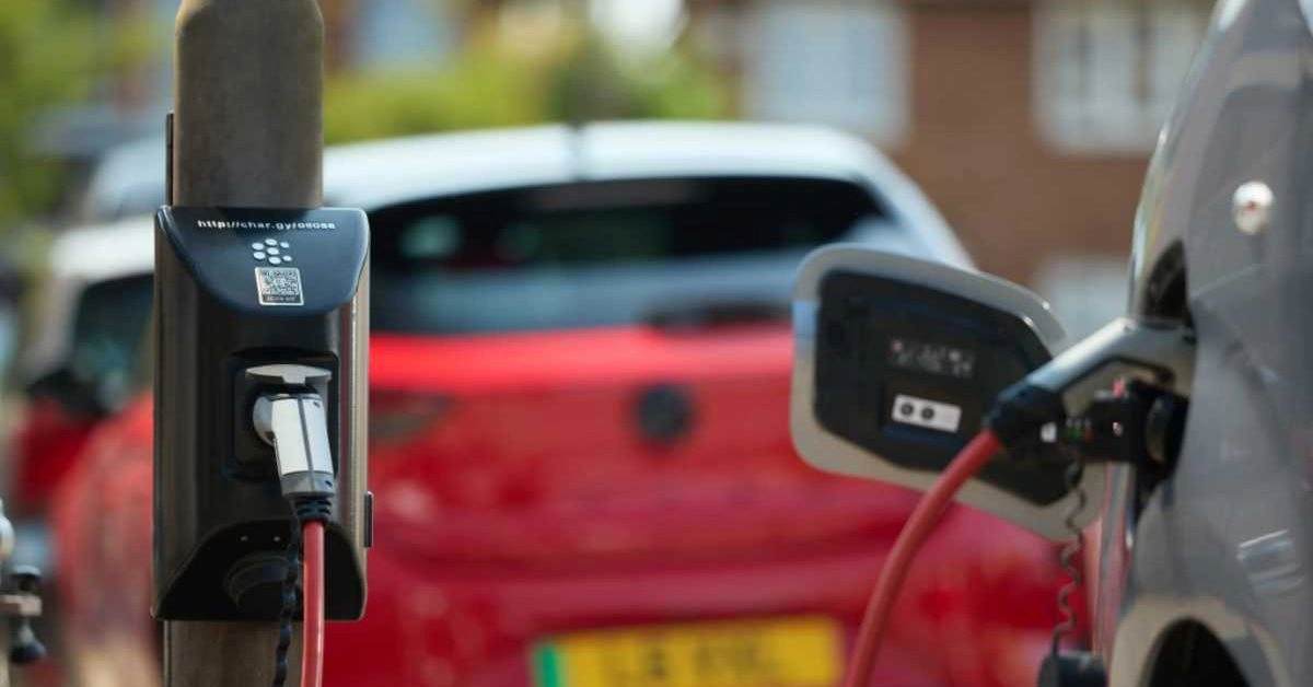 حرّو في لندن تُركّب 500 شاحن EV على الأرصفة