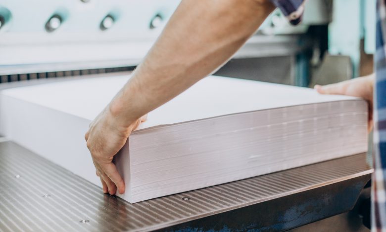 قصة اختراع آلة صناعة الورق