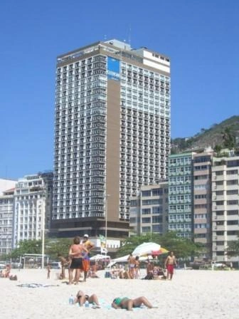 استراتيجيات التحكم في هندسة الرانثانيدات : إضاءة ومغناطيسية مخصصة