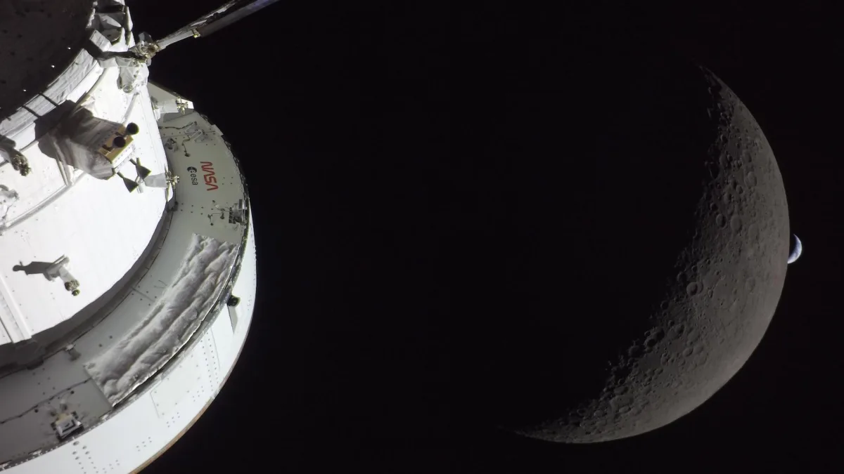 وكالة NASA تنشر صوراً تاريخية من مهمة Artemis II: كسوف للشمس وغروب للأرض واصطدامات نيزكية