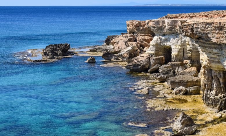 تفسير العلماء لملوحة البحار والمحيطات