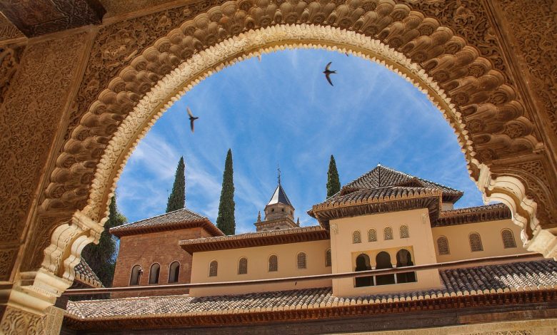 مدينة غرناطة الأندلسية تحت حكم الطوائف