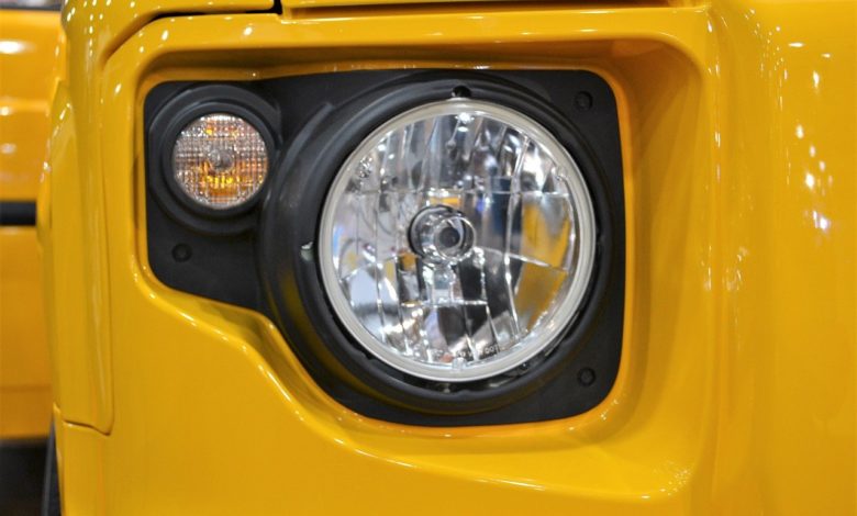 كيفية تنظيف مصابيح السيارة الأمامية