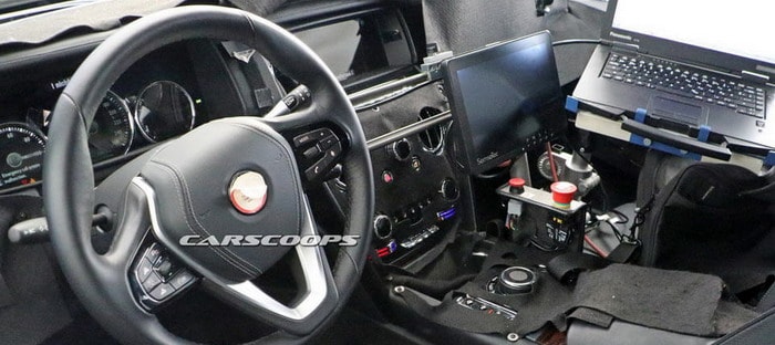 نظرة أولى داخل رولزرويس كولينان تكشف لوحة قيادة مثل فانتوم