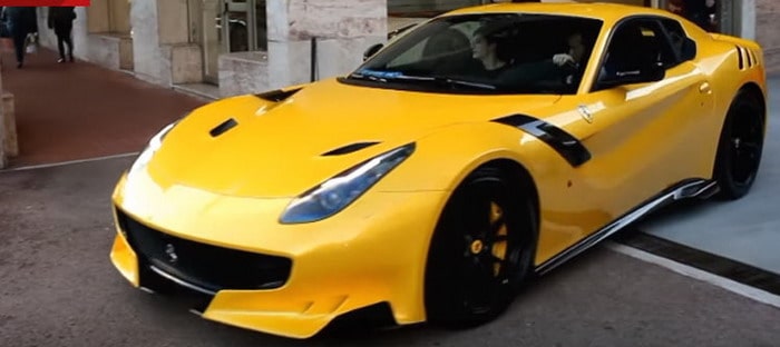 سيارتا فيراري F12tdfs يرسلان لموناكو بعجلات سوداء وفضية