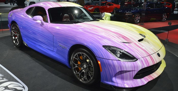 دودج فايبر GTC 1of1 بـ 8000 خيار لوني تثير المرح في شيكاغو 2015