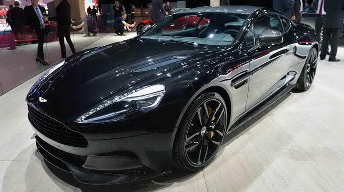 باريس 2014 : أستون مارتن فانكويش Carbon Edition تعود باللون الأسود