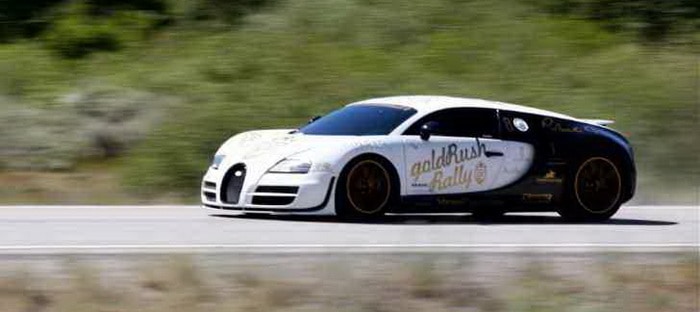 فيديو : بوجاتي فيرون سوبر سبورت Pur Blanc تنطلق كالسهم بسرعة 397 كم\\\\ساعة