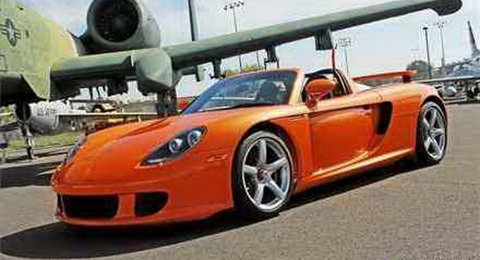 هذه أندر سيارات بورشه كارييرا GT التي تعرض للبيع علي الإطلاق