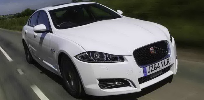 جاجوار XF RSport Black تزداد في التجهيزات وتنخفض في السعر