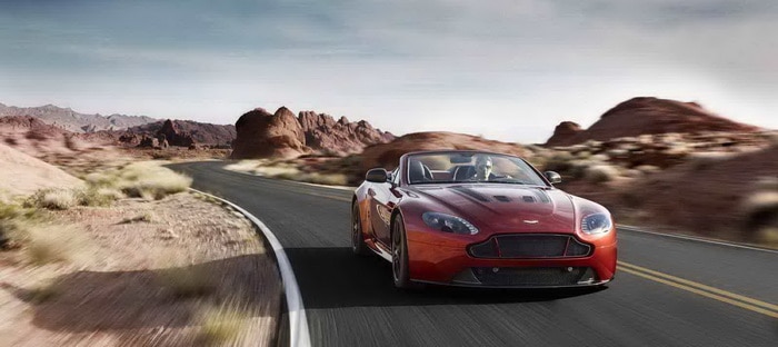 أستون مارتن V12 فانتاج S رودستر 2015 تنتظر الإبهار في بيبل بيتش