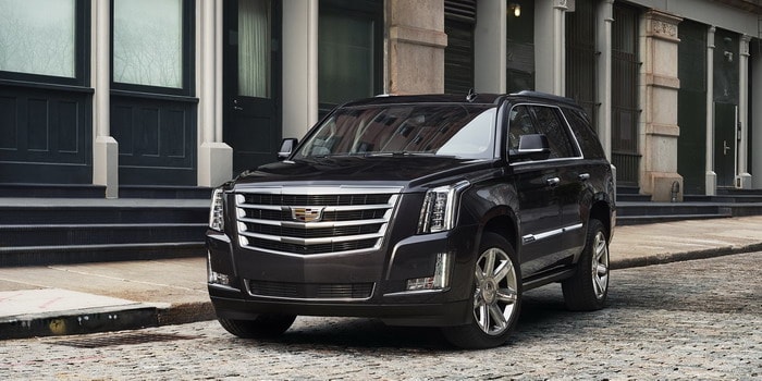 كاديلاك تحقق المزيد من المبيعات على الرغم من تباطؤ مبيعات السيارات الفاخرة