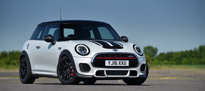 ميني تقدم JCW Challenge الخاصة في 100 نسخة فقط بروح شبابية