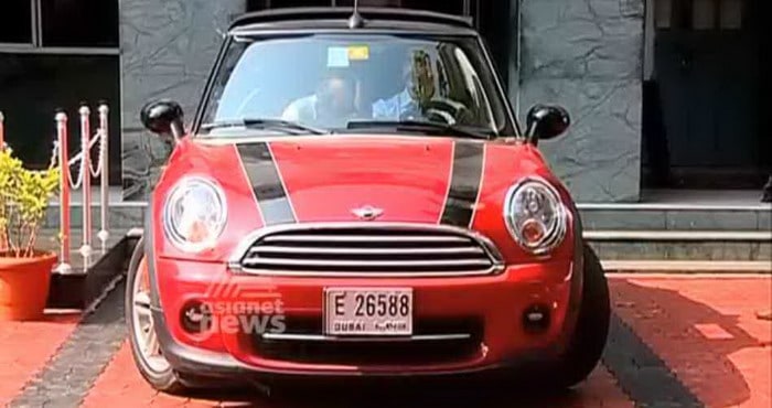 الهند تضبط 7.5 كجم ذهب مهربين داخل خزان وقود ميني كوبر قادمة من دبي