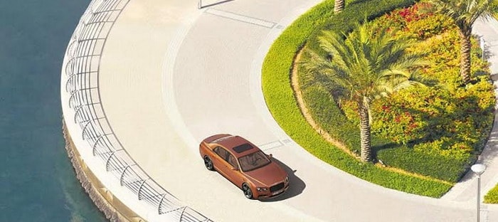 اعلان ترويجي لبنتلي في دبي بأدق صورة في العالم