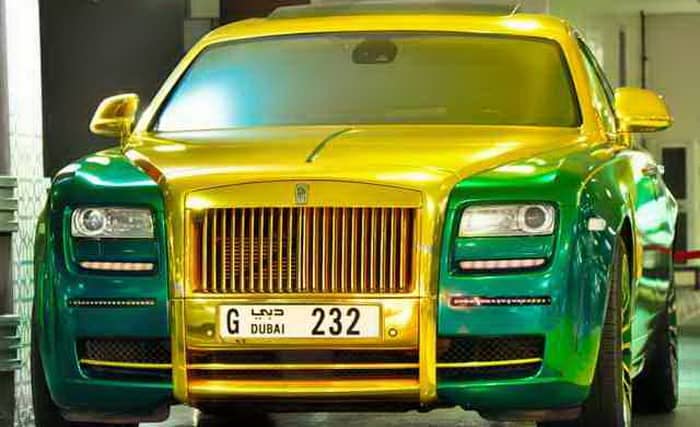 رولزرويس جوست تطل بقناع أخضر وذهبي غريب في دبي