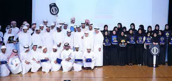 ثلاث سيارات نيسان ومليون درهم لأوائل الثانوية عبر جائزة المنهالي