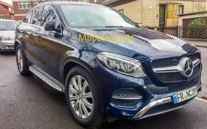 مرسيدس GLE كوبيه تطل من خلف الأستار في هيئة نسخة الإنتاج