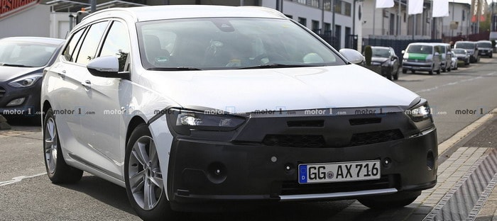 أوبل انسجنيا سبورتس تورر 2020 تظهر في أول صور تجسسية