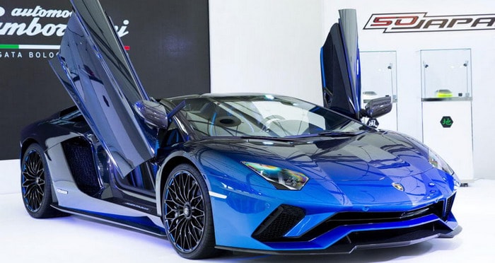 لامبورجيني تقدم 5 نسخ خاصة من أفينتادور S رودستر لليابان