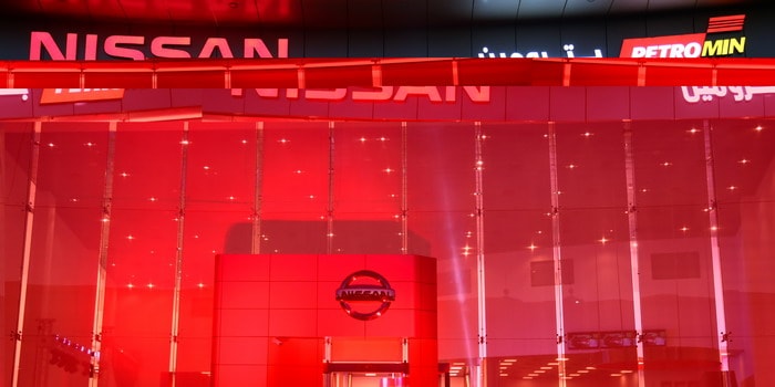 نيسان وبترومين تحتفلان بافتتاح أول صالة عرض جديدة