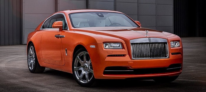 رولزرويس واريث الفاخرة العصرية . . قطعة حلوي بلون برتقالي معدني