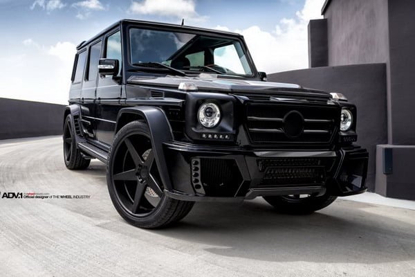 مرسيدس G55 AMG تتشبه بشقيقتها الكبرى G63 AMG مع عجلات ADV1