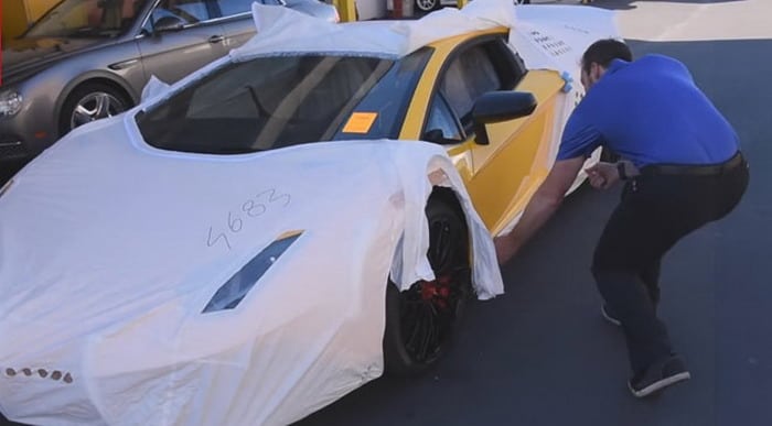 فيديو : هذه هي الطريقة التي تسلم بها لامبورجيني أفنتادور SV للعملاء في العالم