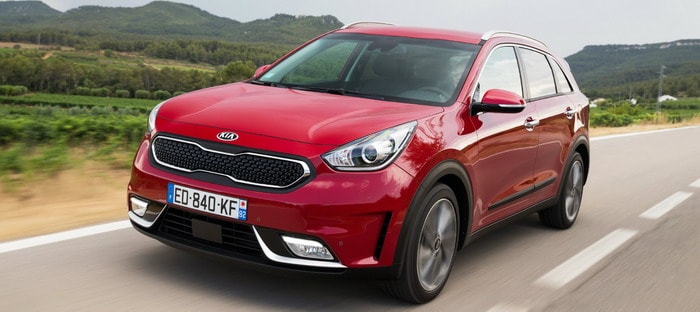 كيا نيرو 2017 تقدم في أوروبا بسعر أرخص من تويوتا بريوس