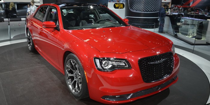 كرايسلر 300S الرائعة تأتي لتتصدر الساحة دون أن يلاحظها أحد في نيويورك 2015