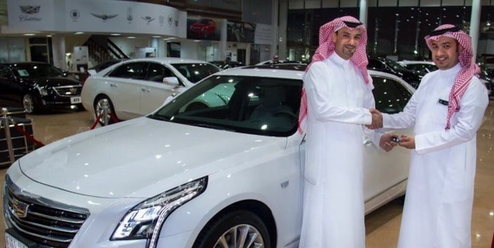 ?الجميح توقع اتفاق جديد لنقل كبار المسافرين بسيارات كاديلاك في المملكة