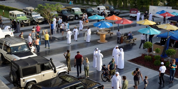 ملتقى سيارات لاند روفر يجوب شوارع دبي بمشاركة 75 سائق