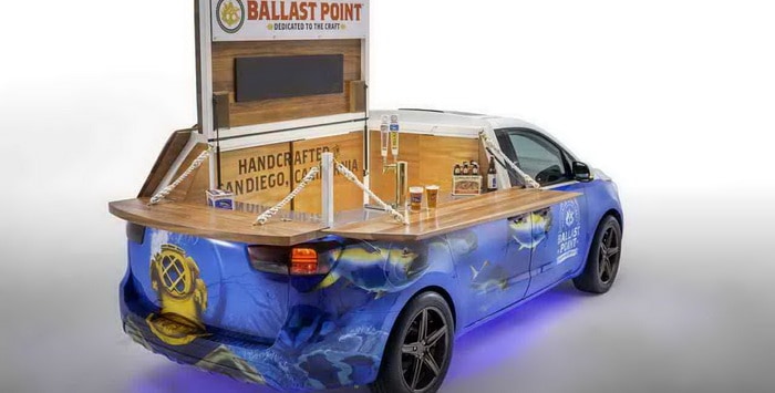 كيا سيدونا تتحول لمطعم متنقل بتعديل غير اعتيادي في SEMA