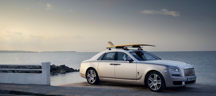 رولزرويس بلوح تزلج على السقف . . شيء لا تراه كل يوم !!