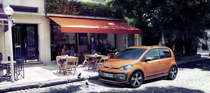 فولكس فاجن تطلق نسخة كروس أب المطورة في أوروبا بسعر يبدأ من 15.789 دولار