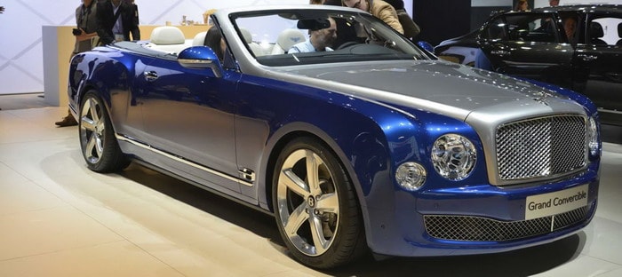 أول بنتلي كافيه في العالم يقام في دبي مارينا ويجمع معرض وكافيه وبوتيك