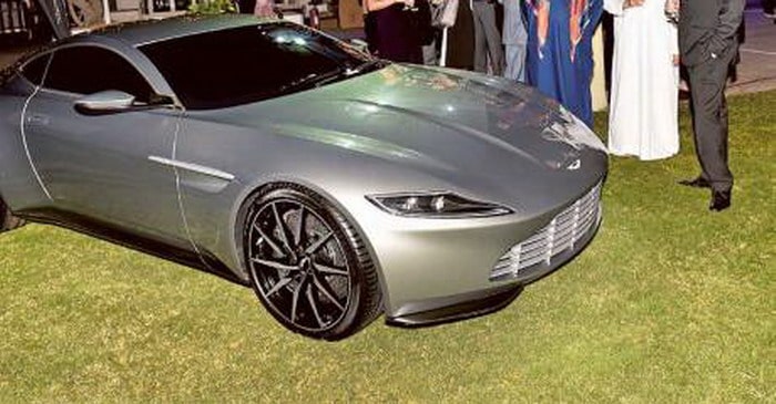 أستون مارتن DB10 الخاصة بجيمس بوند تعرض للبيع في دبي